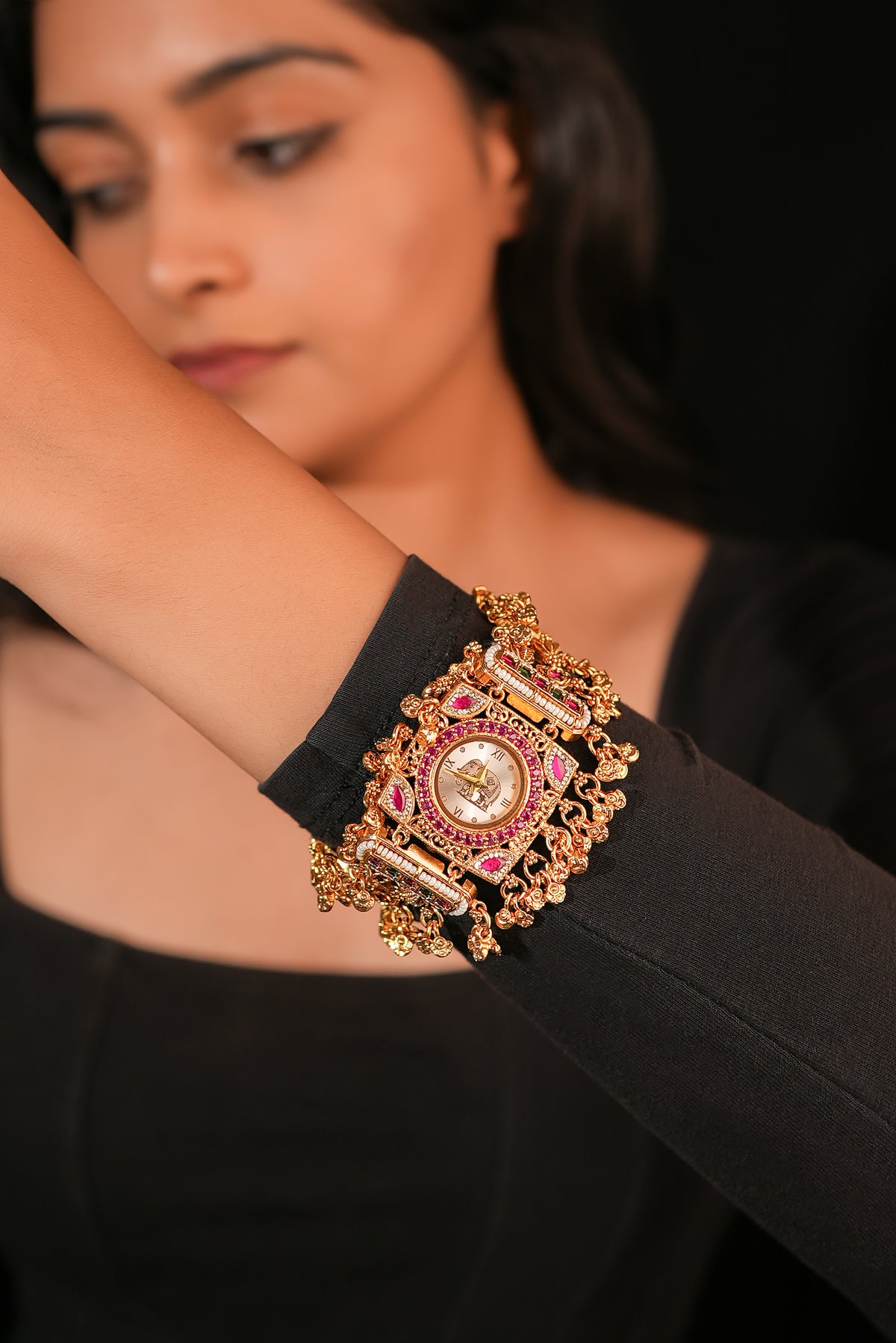 Ratnavali Regal Heritage Bracelet Watch (White) | Stylika