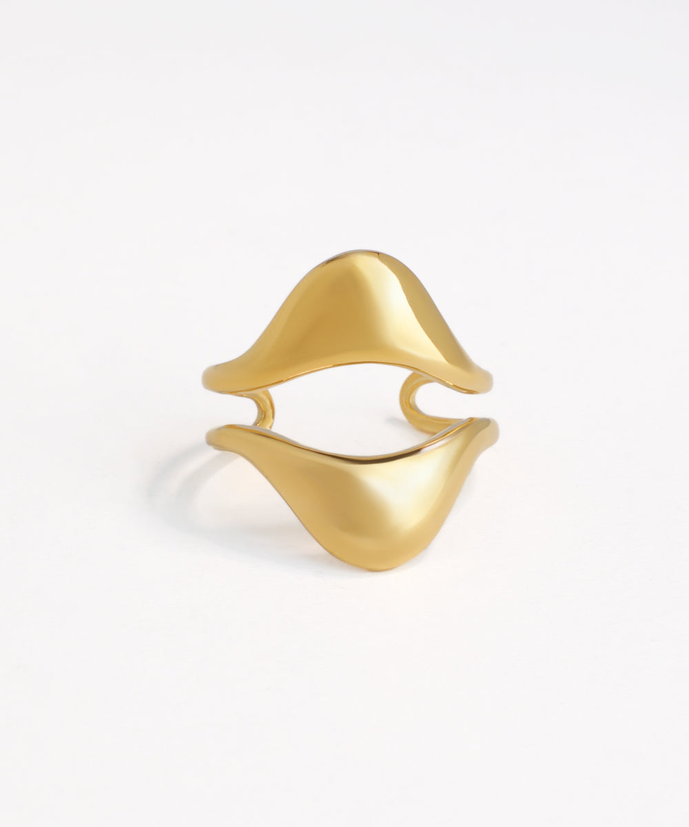 Curved Abstract Wave Statement Ring | Stylika