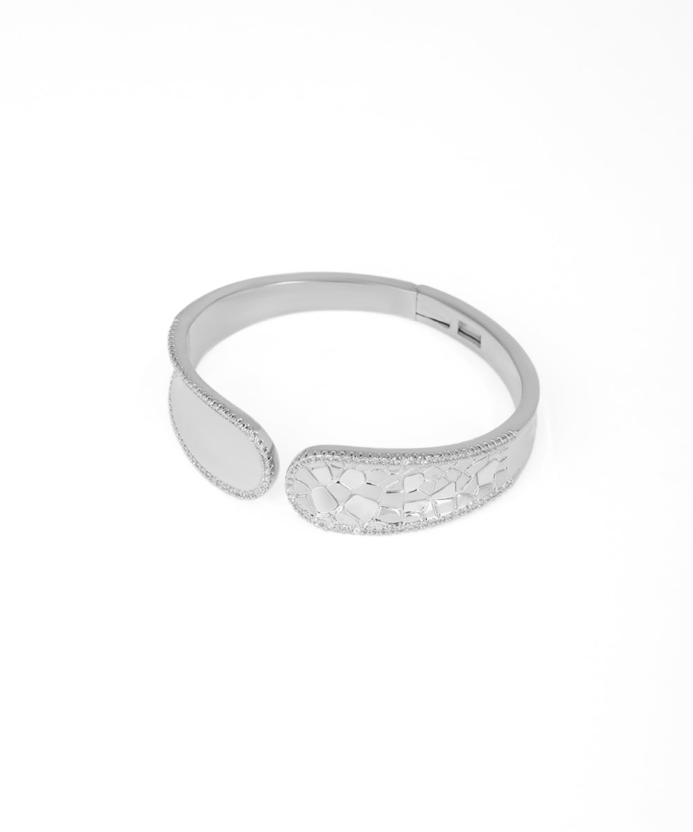 Artistic Open Bangle with Distinct Textured Inlay | Stylika
