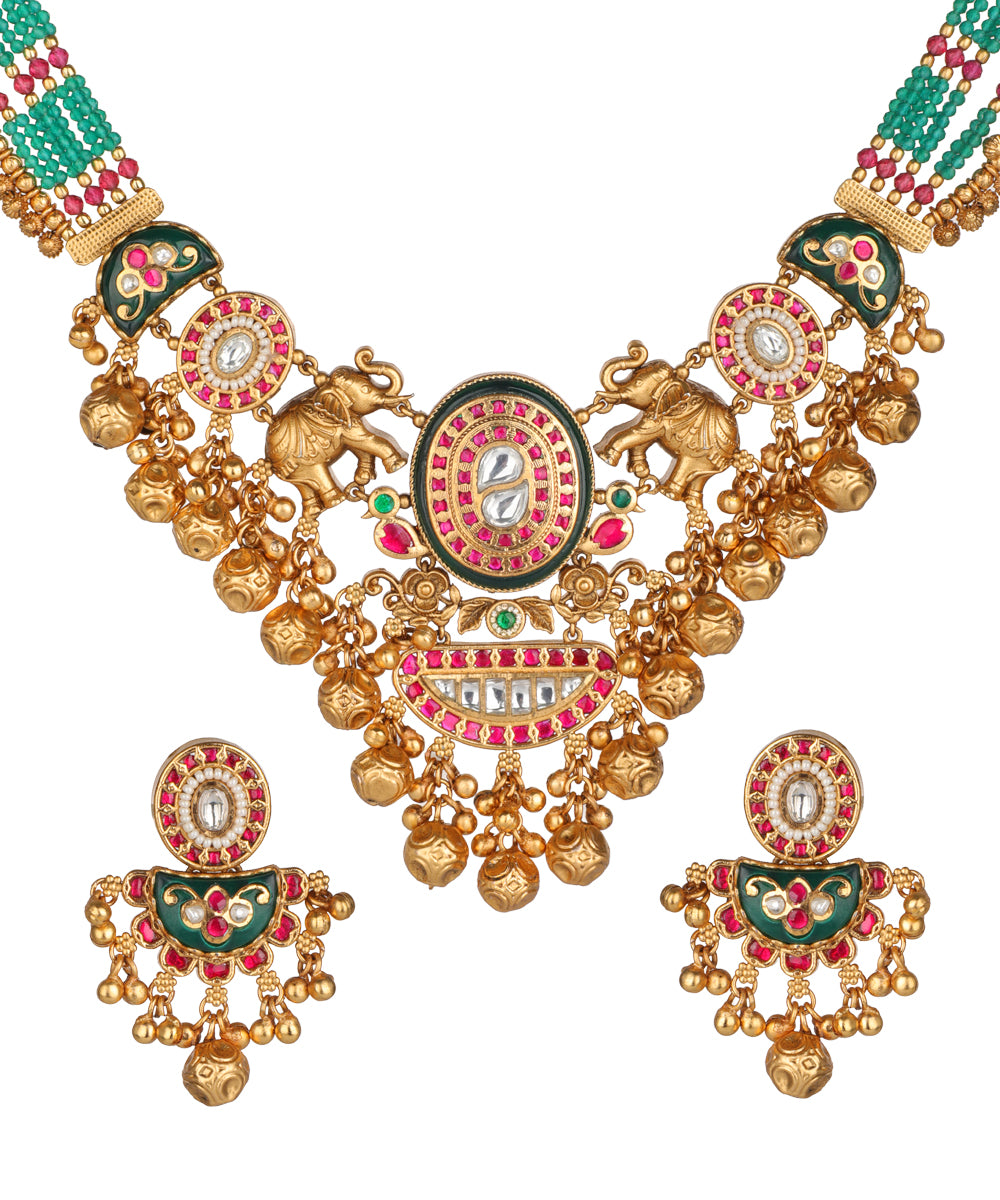 Multi-strand traditional necklace set silhouette