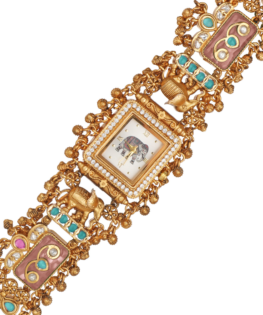 Statement bracelet watch with square dial silhouette