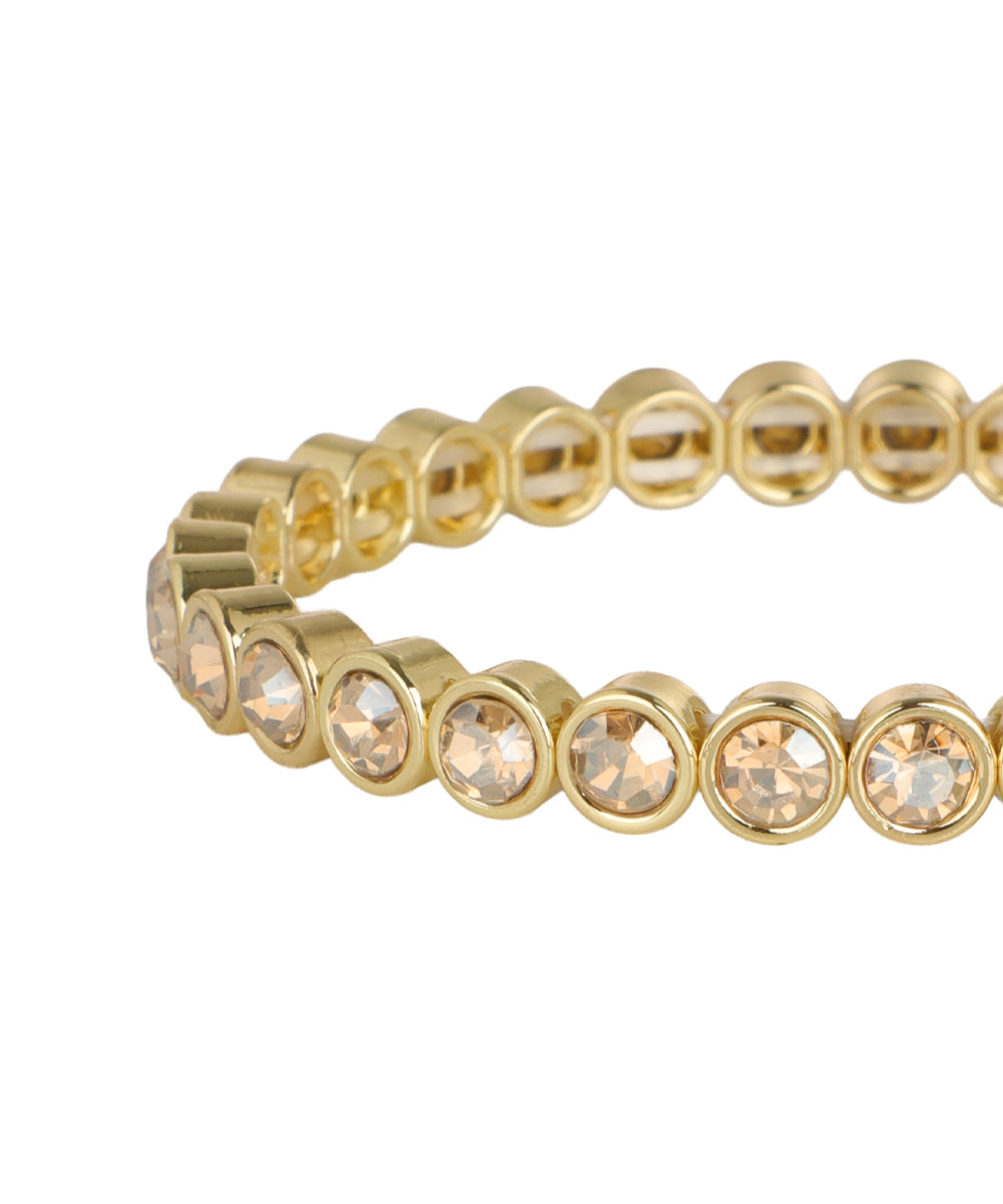 Bangle with a sleek circular silhouette