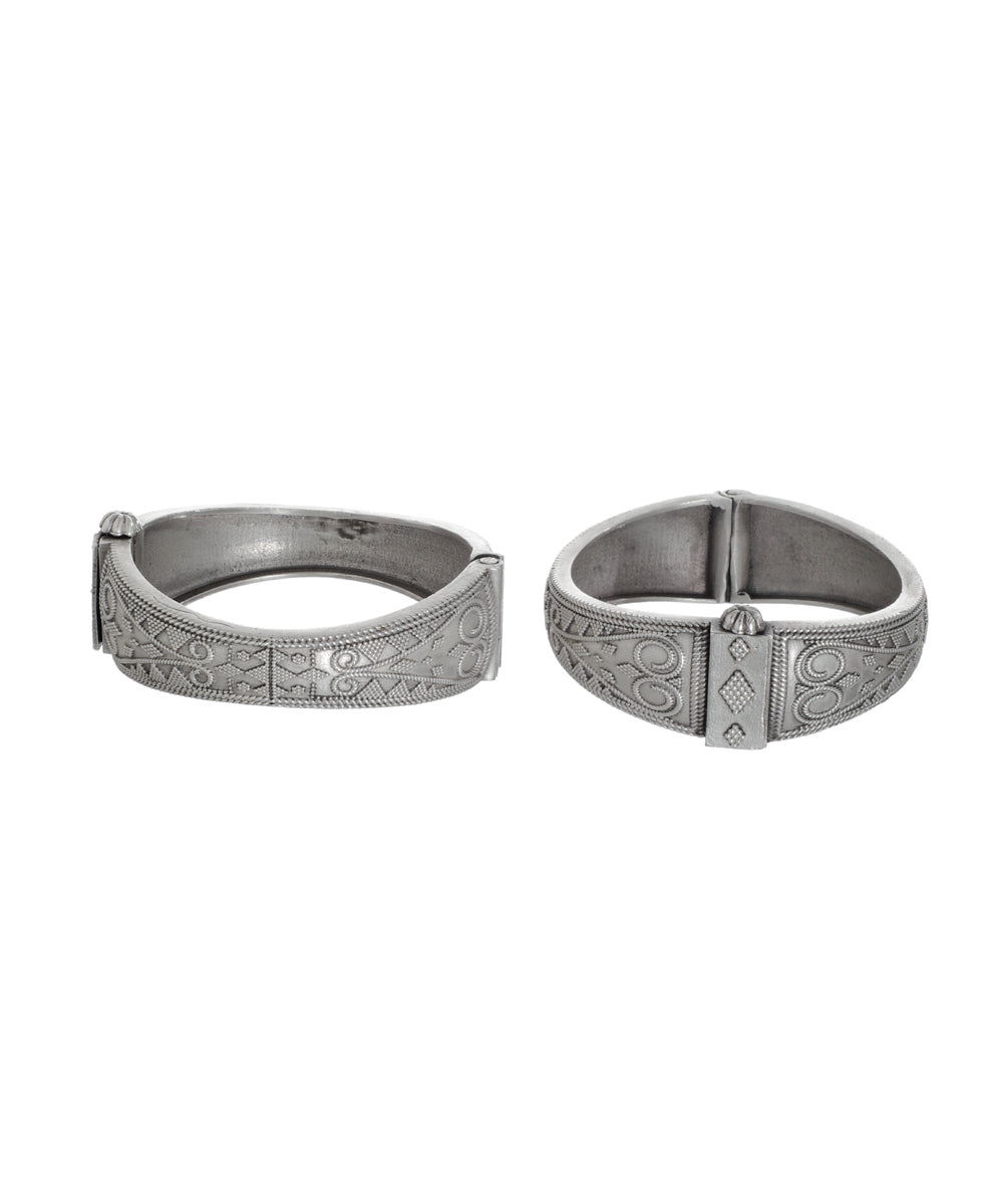 Textured Intricate Pattern Oxidised Bangles | Stylika