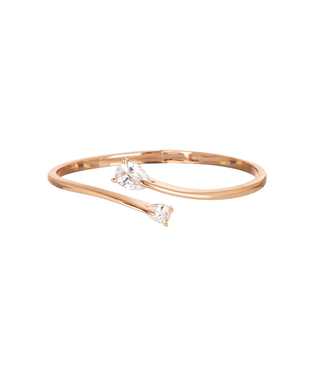 Open crossover Kada bracelet with a curved silhouette