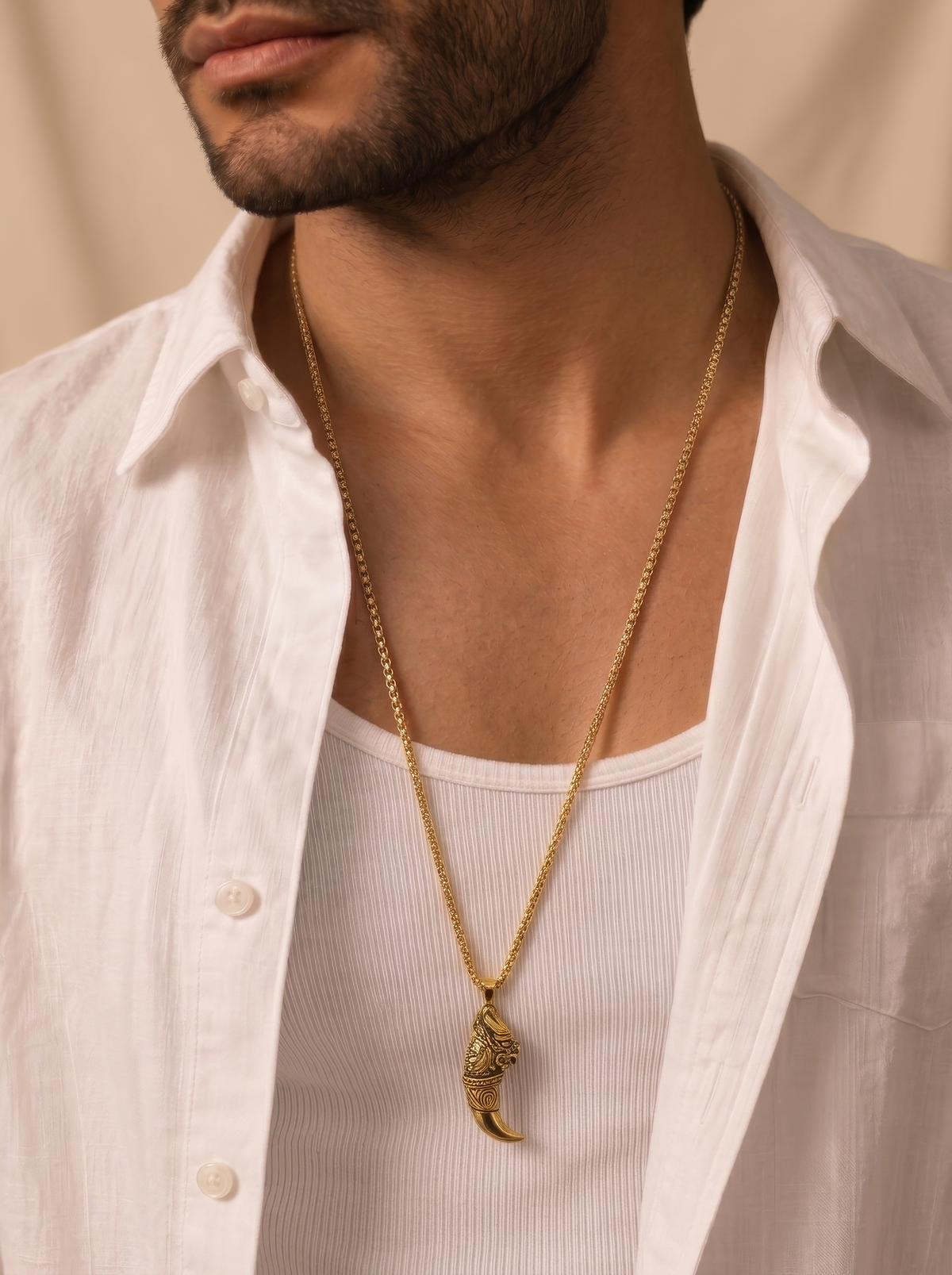 Fang Crest Pendant Necklace | Stylika