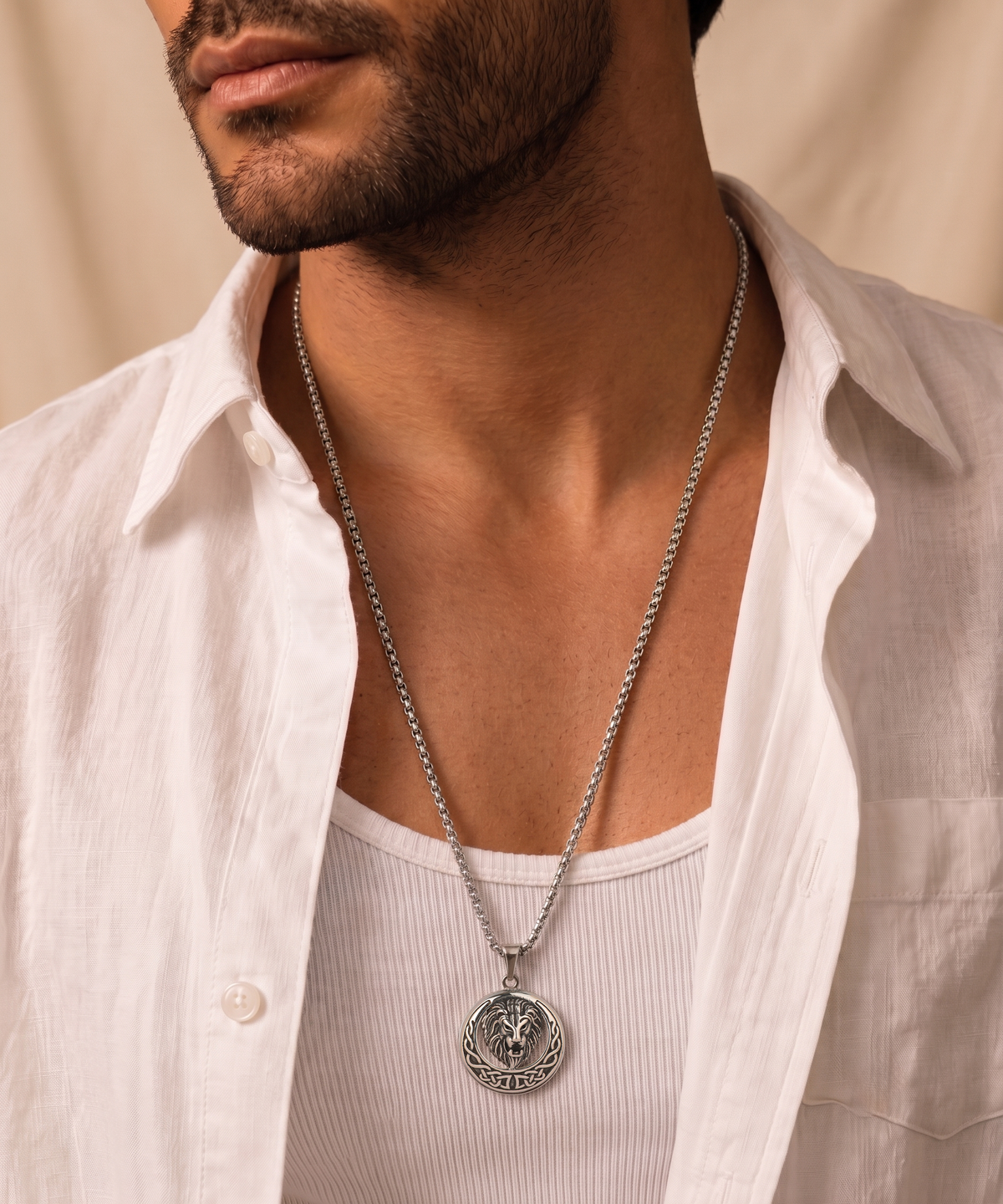 Lion Crest Medallion Necklace | Stylika
