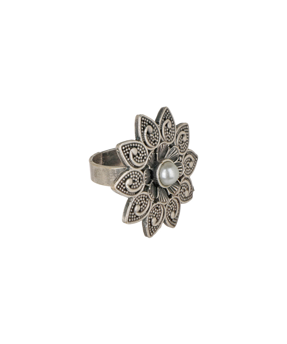 Paisley Petal Pearl Ring | Stylika