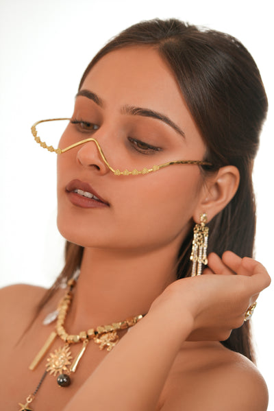 Artisan Textured V-Shape Facelet with Delicate Motifs | Stylika