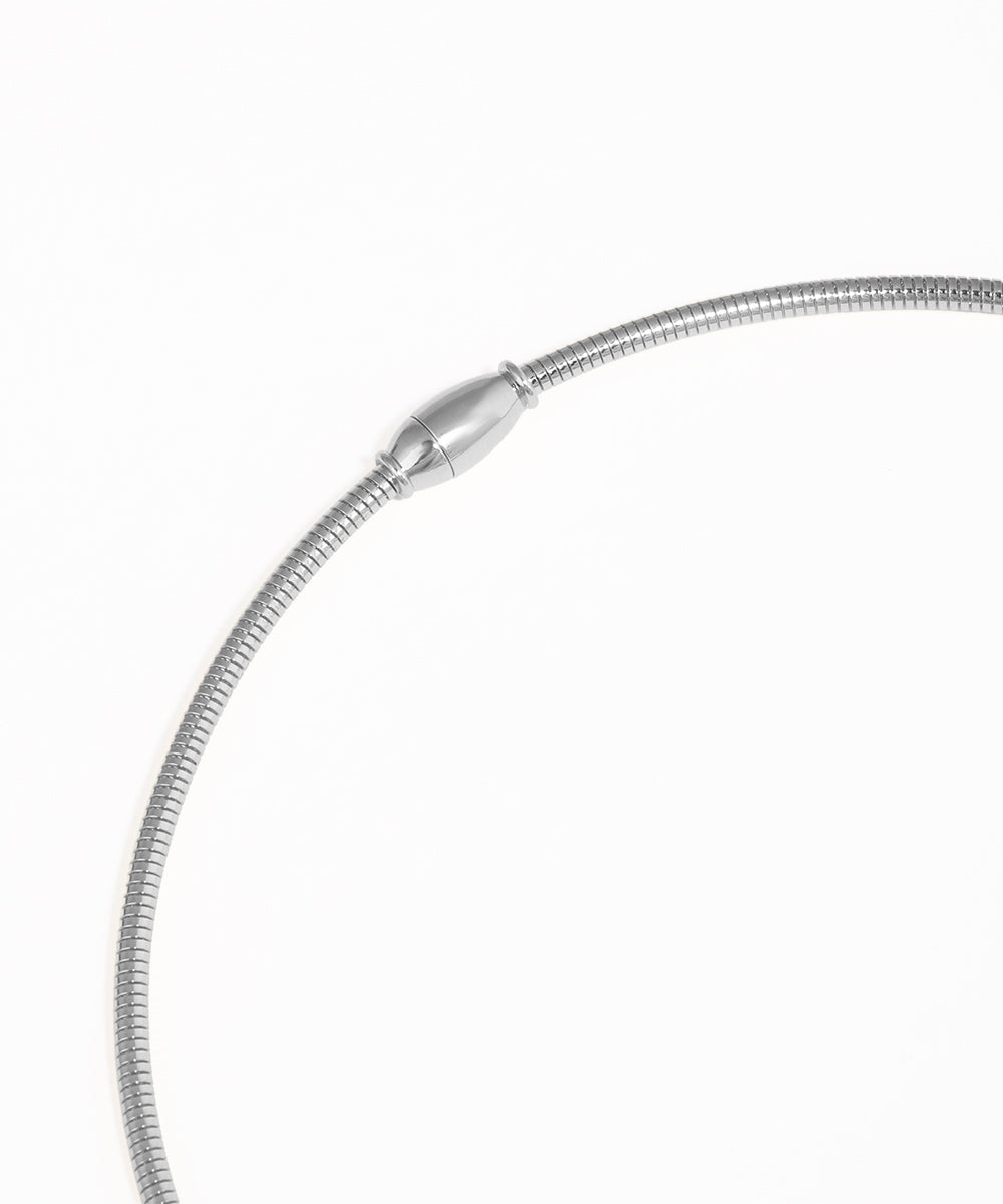 Contemporary Sculptural Curved Choker Necklace Design | Stylika