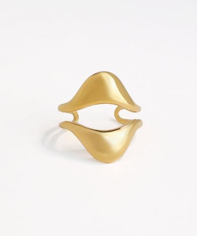 Curved Abstract Wave Statement Ring | Stylika