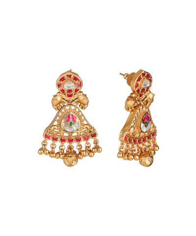 Traditional necklace set designed for festive celebrations