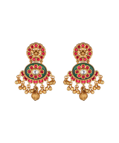 Traditional necklace set paired with festive attire
