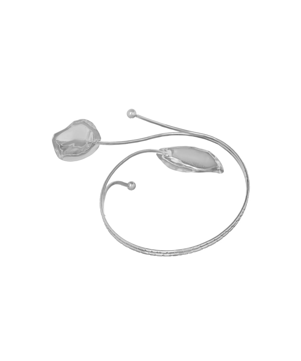 Sculpted Leaf Accent Arm Cuff for Statement Style | Stylika