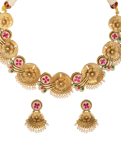 Traditional Necklace Set with rounded disc silhouettes