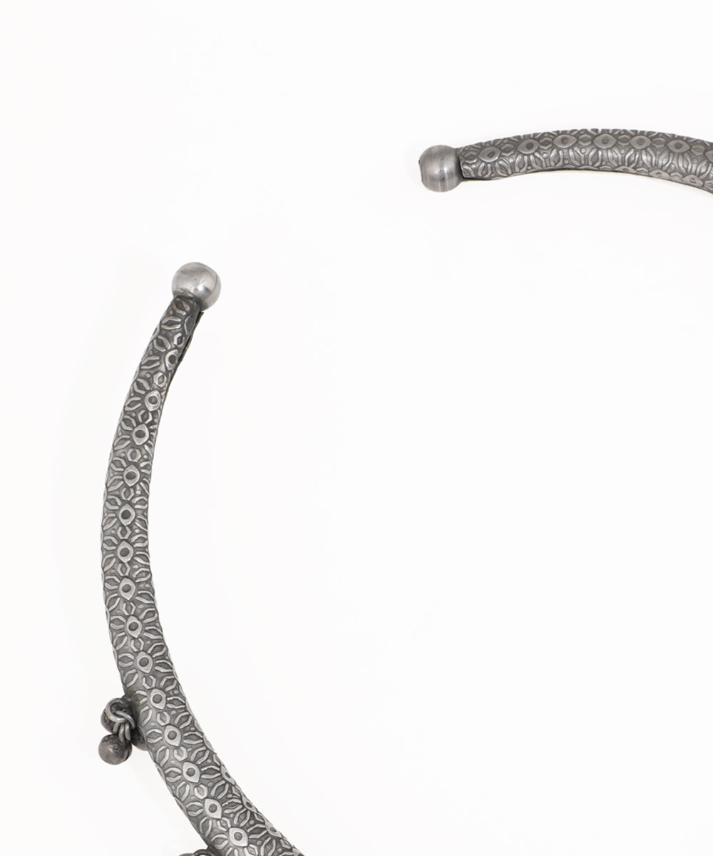 Textured Oxidised Hasli Necklace with Drops | Stylika