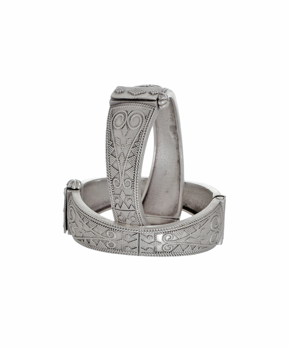 Textured Intricate Pattern Oxidised Bangles | Stylika