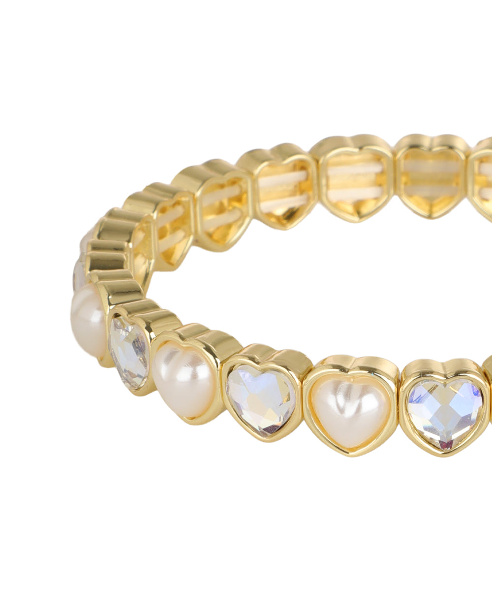 Bracelet with a continuous link of heart shaped frames