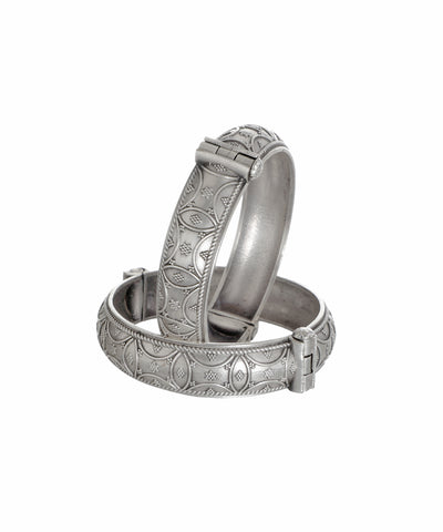 Ornate Oxidised Bangles | Stylika