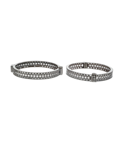 Crescent Pattern Engraved Oxidised Bangles | Stylika