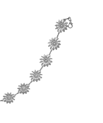 Waist chain with a long link structure and floral elements