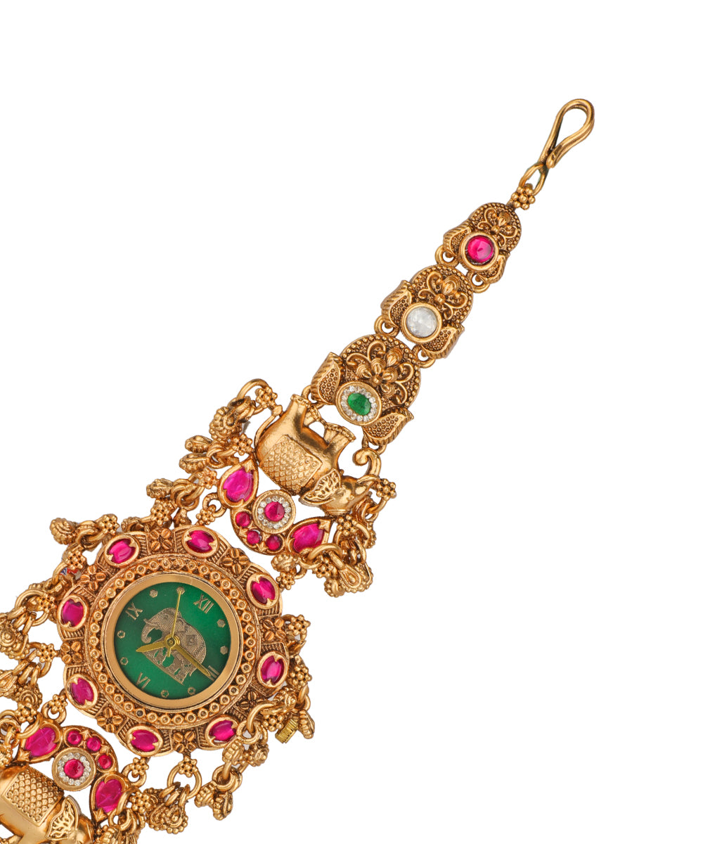 Bracelet watch featuring decorative stone arrangement