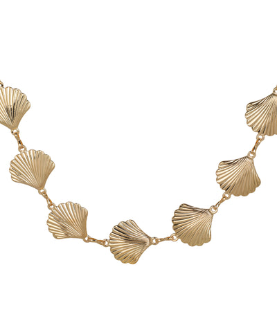 Adjustable waist chain with a fluid linked silhouette