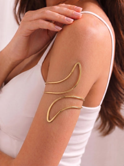 Bold Abstract Wavy Statement Upper Arm Cuff | Stylika