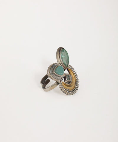Vintage-inspired oxidised crescent ring with decorative filigree work