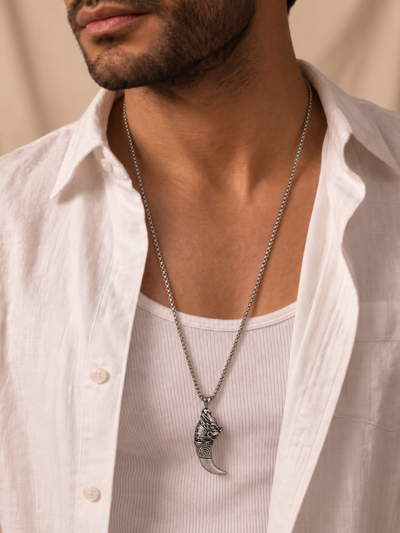 Fang Crest Pendant Necklace | Stylika