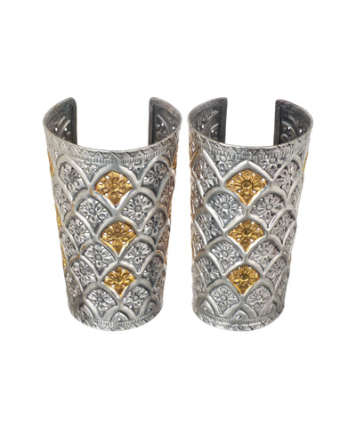 Wide open cuff bracelet with a structural curved design