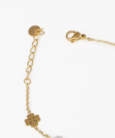 Delicate Clover Charm Bracelet with Pearl Accents | Stylika
