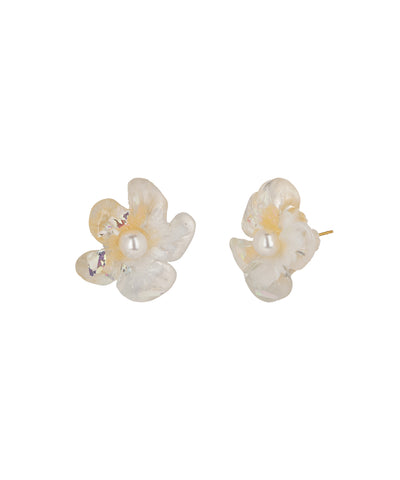 Iridescent Buttercream Pearl Flower Stud Earrings | Stylika