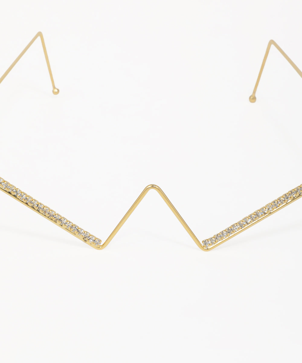 Gold wire facelet with angular lines and pavé crystal highlights
