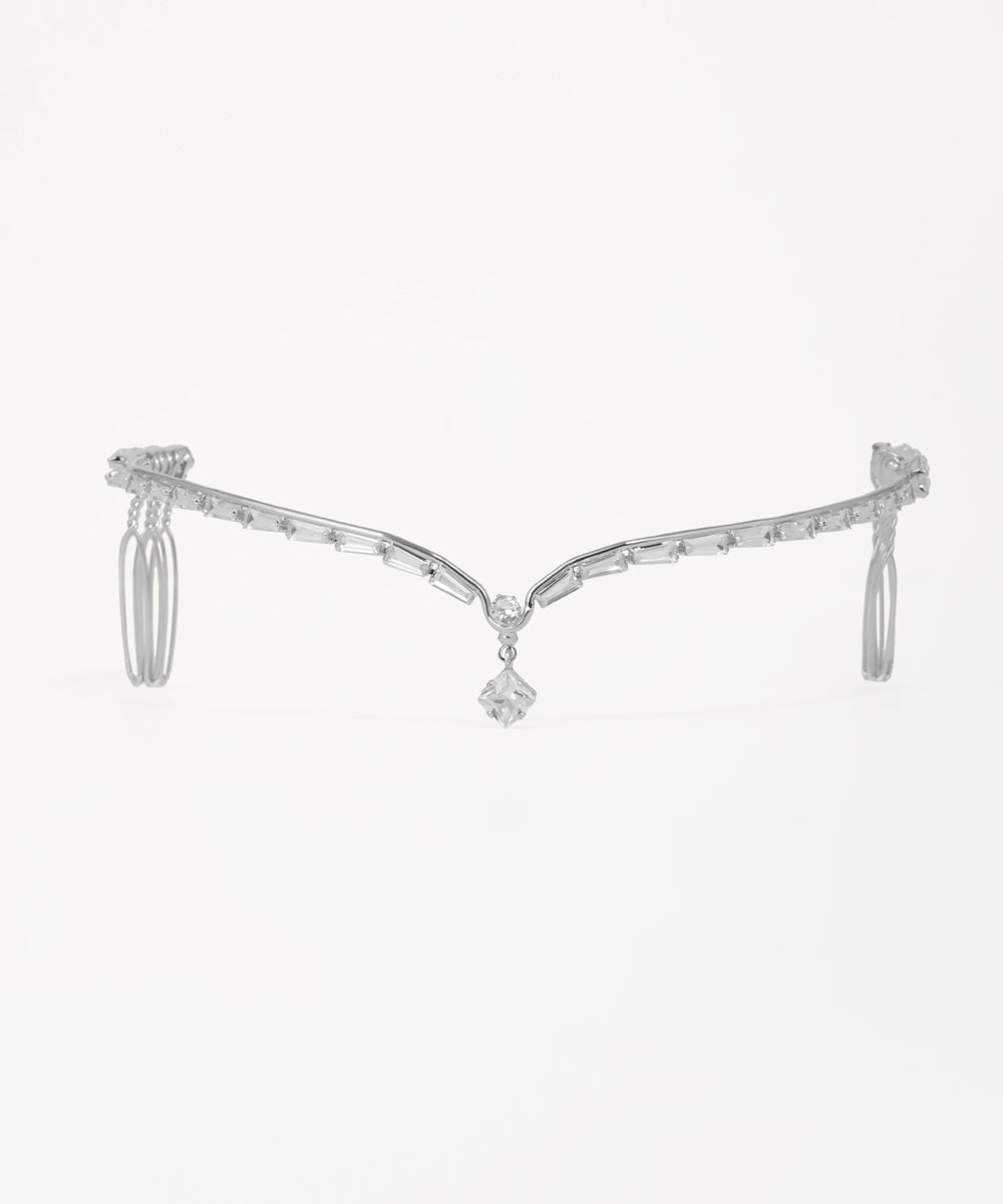Bridal headpiece featuring V-shaped crystal arrangement and silver finish