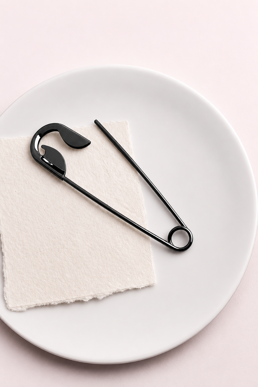 🎁 Contemporary Safety Pin Hair Clip | Stylika - Black